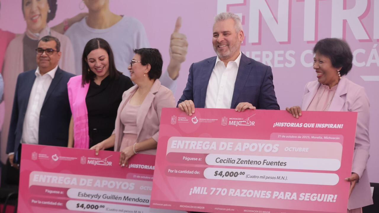 Alfredo Ramírez Bedolla entrega apoyos a mujeres con cáncer en Michoacán