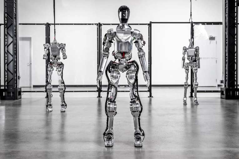 BMW introduce robots humanoides