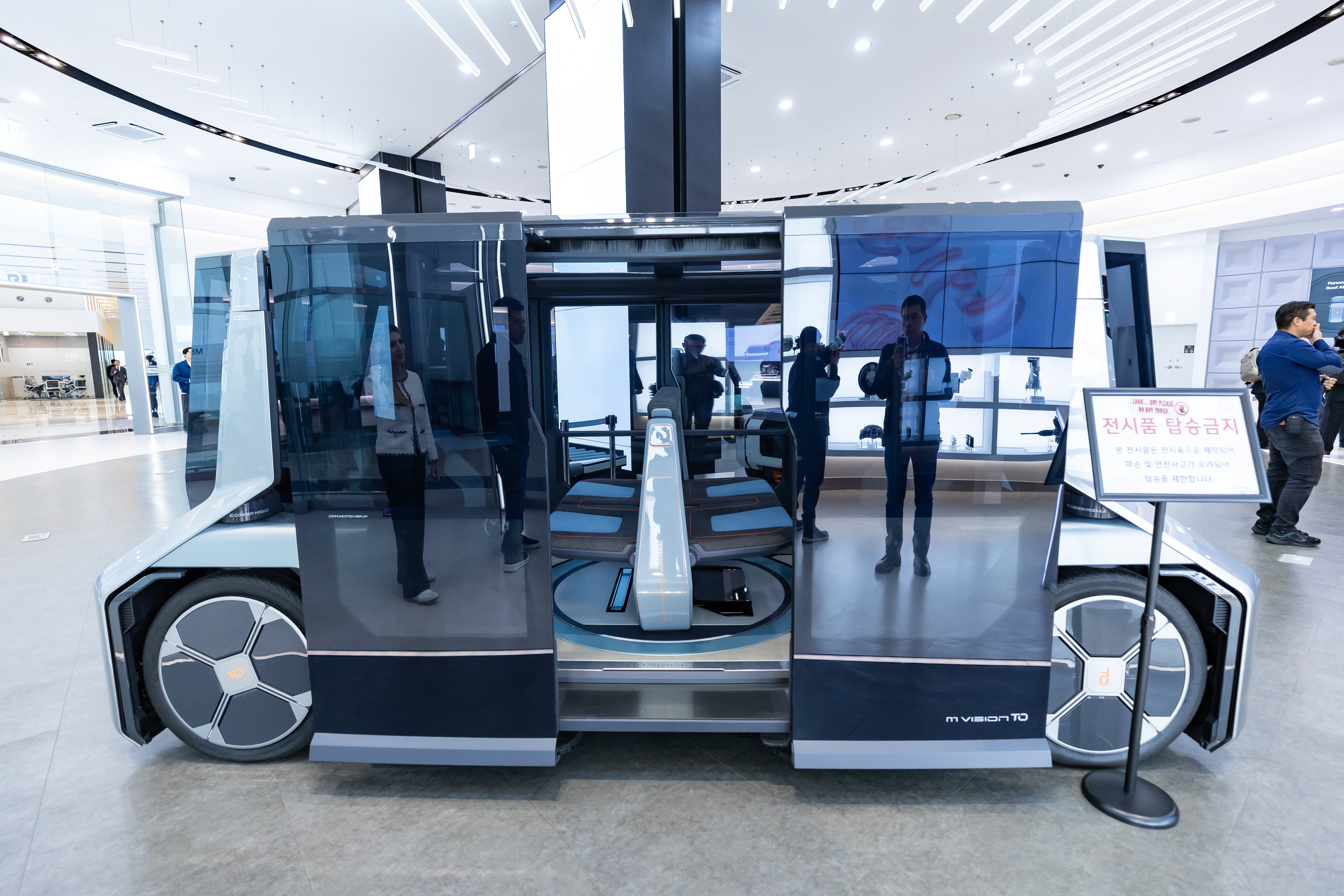 Samuel García concreta inversión de Hyundai Mobis por mil mdp en Nuevo León.