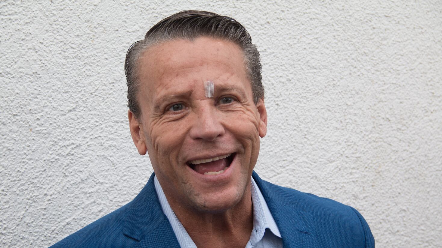 El actor Alfredo Adame se presentó en la sede de la PGJ para presentar denuncia contra Carlos Trejo.