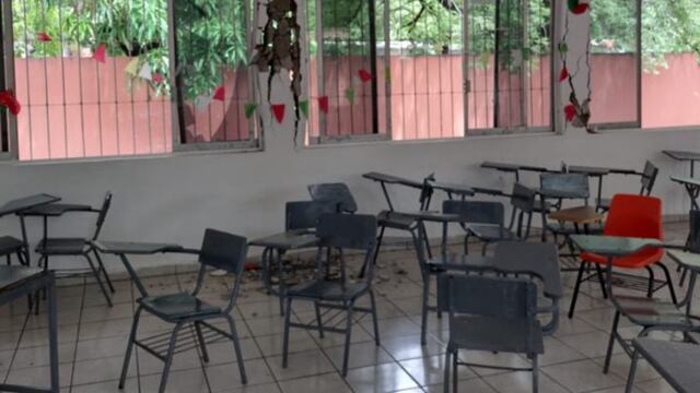 Escuela afectada por el sismo en Colima