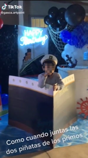 Niño celebra su fiesta con temática de Titanic