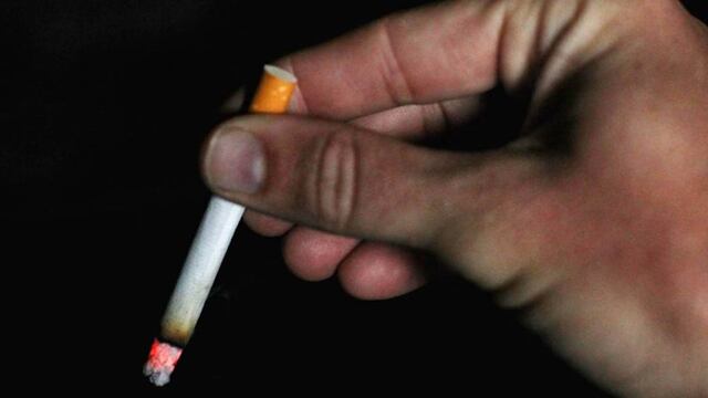 ¡Prohibido fumar en restaurantes, bares y cualquier lugar al aire libre o recreativo!