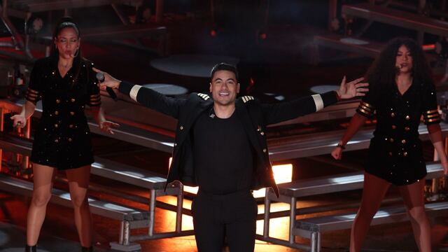 Carlos Rivera abre su restaurante "Santo Gusano"