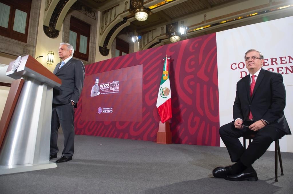 AMLO se burla de El Rey del Cash por lo que dice de Marcelo Ebrard