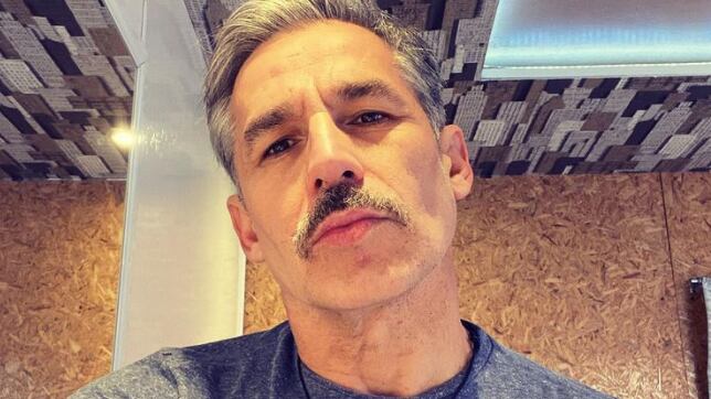 Juan Ríos explica por qué le pidió matrimonio a su novio en plena función de teatro