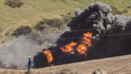 Pemex descarta heridos tras incendio en ducto de Playas de Rosarito