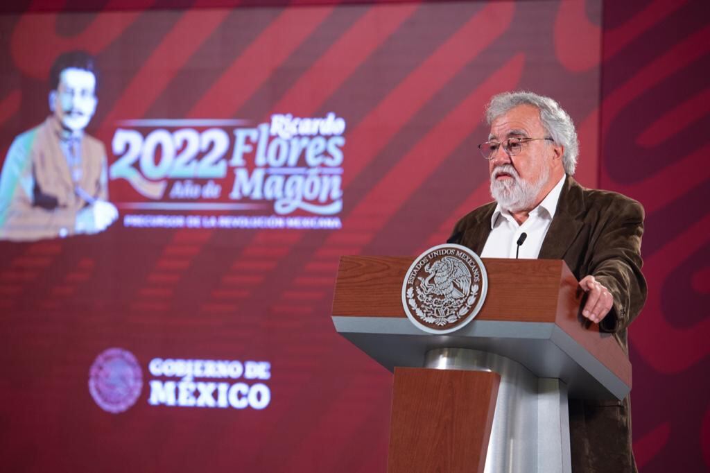 Alejandro Encinas en conferencia