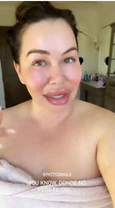 Chiquis Rivera tiene accidente con sus uñas.