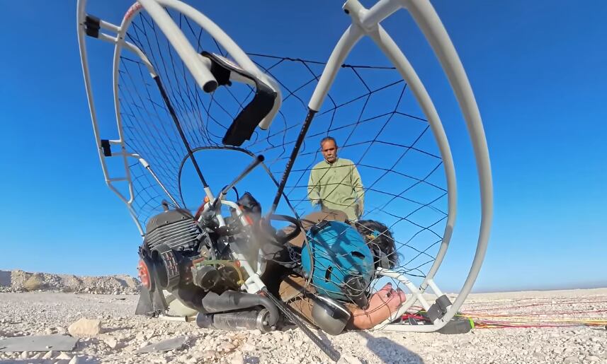 Youtuber cae 25 metros desde paramotor