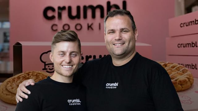 Jason McGowan y Sawyer Hemsley, dueños de Crumbl Cookies