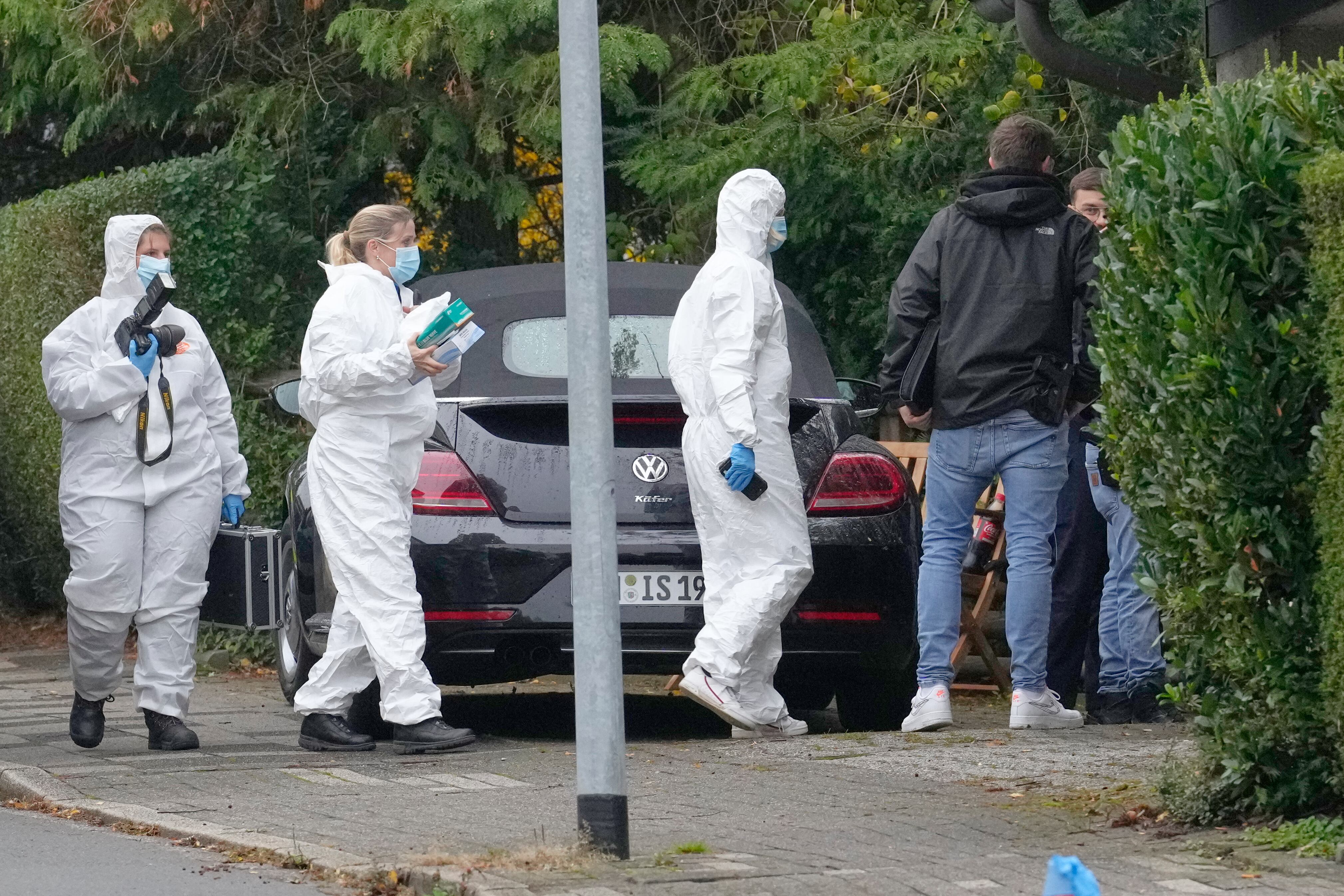 Servicio forense en casa de Iris Stalzer en Alemania.