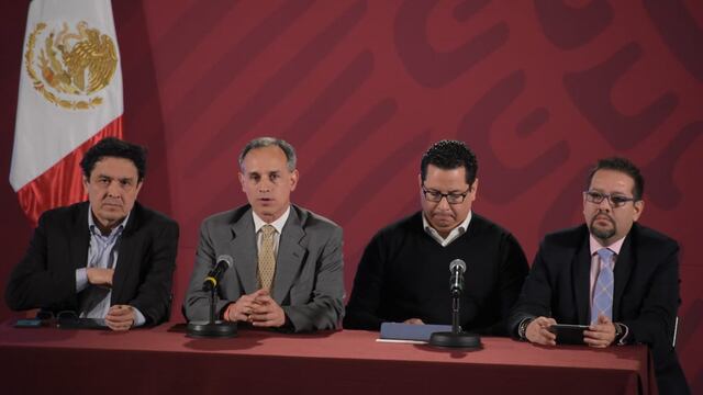 Conferencia en Palacio Nacional de funcionarios de la Secretaría de Salud