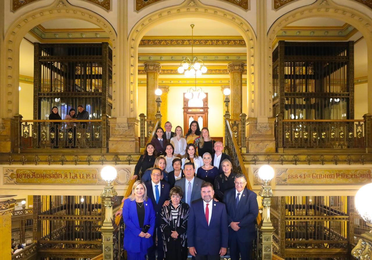 Diego Sinhue en el Palacio Postal