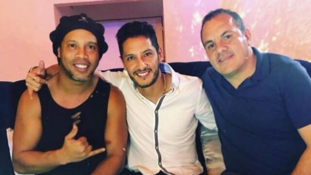 Ángel Reyna junto a Ronaldinho y Cuauhtémoc Blanco