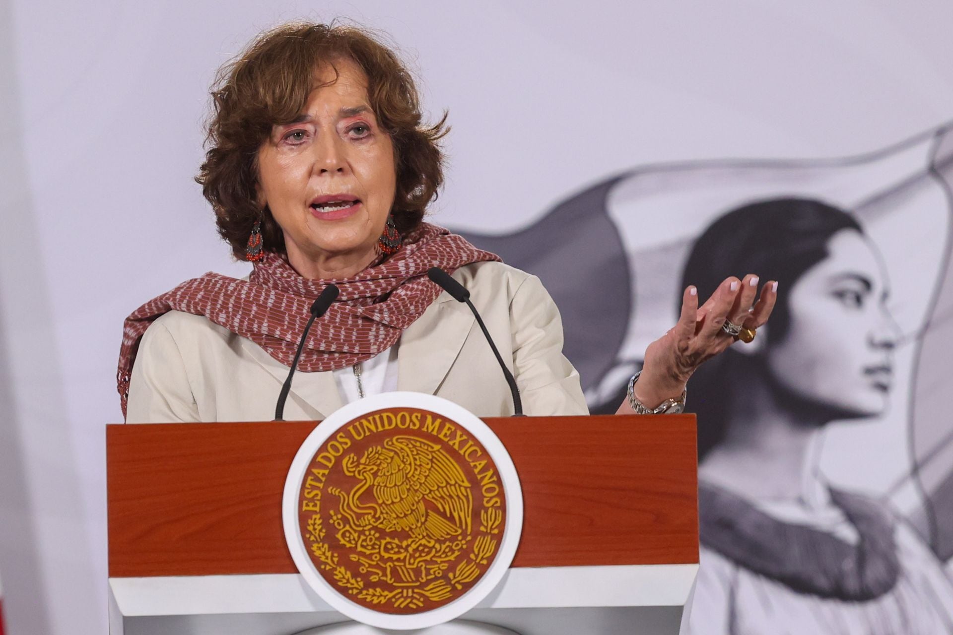 Rosaura Ruiz Gutiérrez durante la presentación de las Cátedras de la Diáspora Mexicana