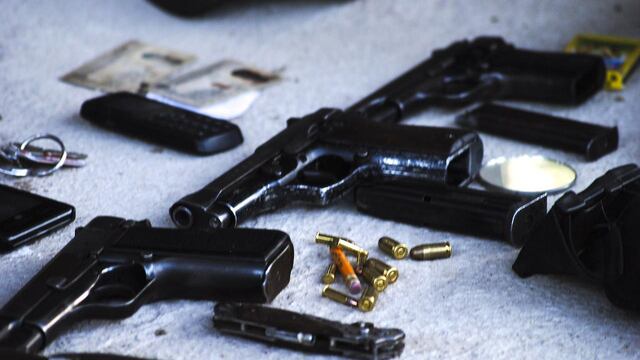 Armas. Más solicitud de mujeres.