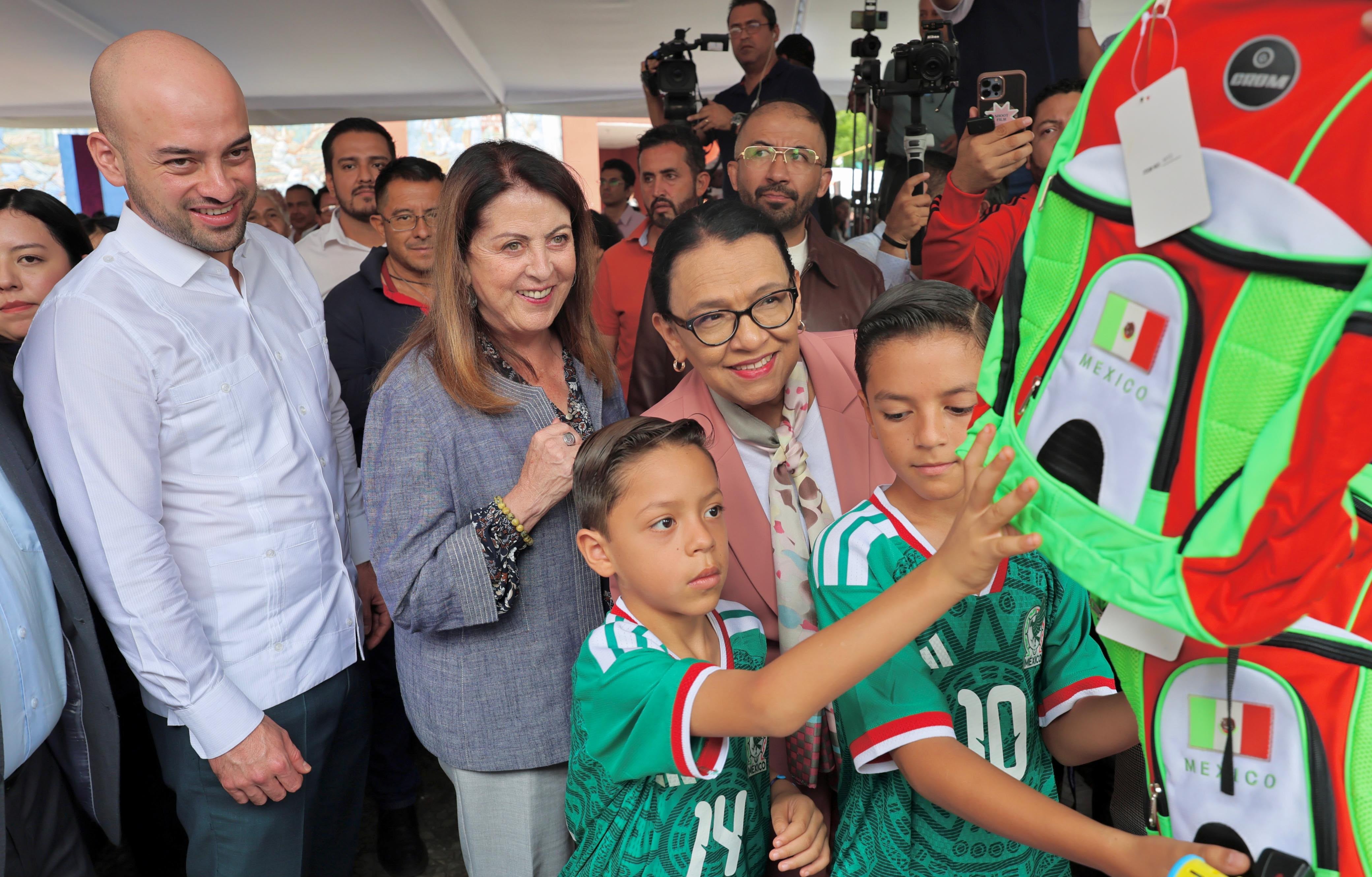 Ferias de Paz en Cuernavaca reúnen 53 dependencias y brindan más de 9 mil atenciones.