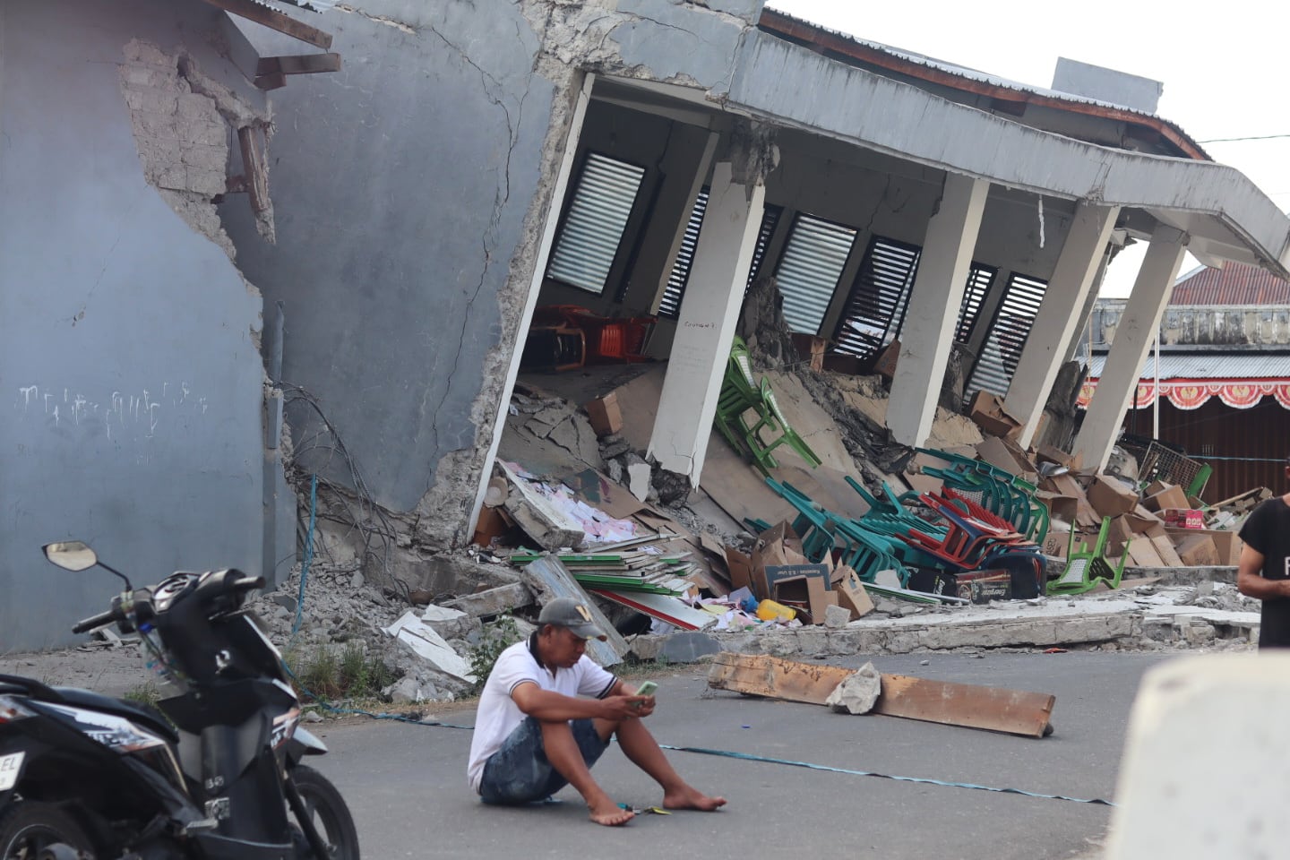 Continúan las réplicas tras el terremoto en Indonesia del 15 de agosto