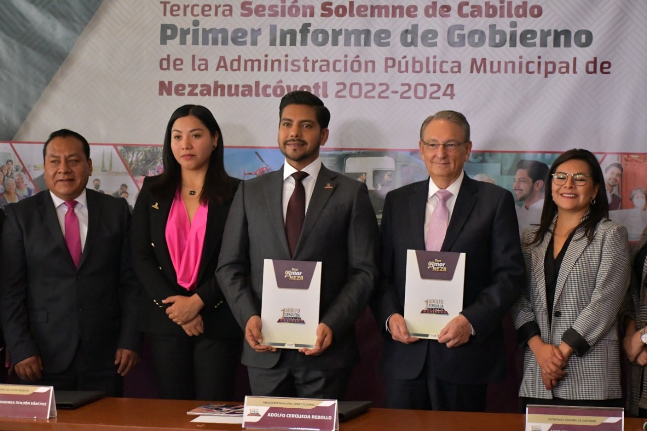 Primer informe de gobierno del presidente municipal de Nezahualcóyotl, Estado de México, Adolfo Cerqueda.