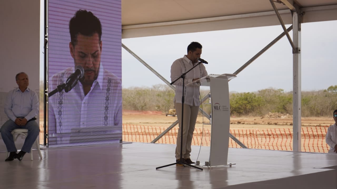 Grupo ARHE coloca la primera piedra de un Recinto Fiscalizado Estratégico en el parque industrial MLC