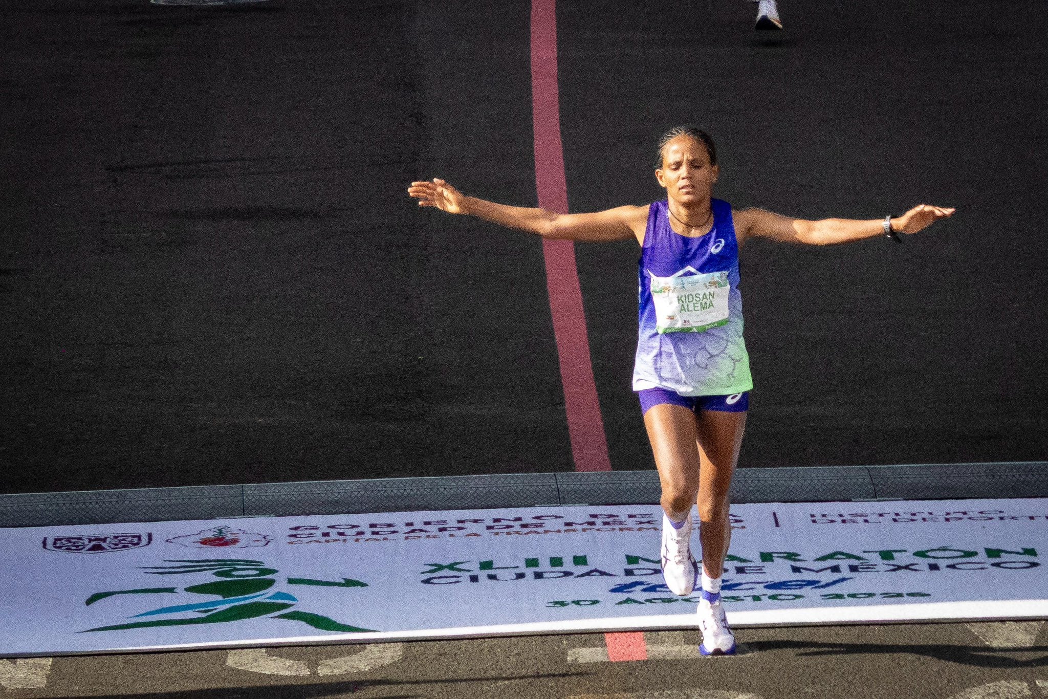 Alemtsehay Asefa Kasegn gana el Maratón CDMX 2026 en la rama femenil