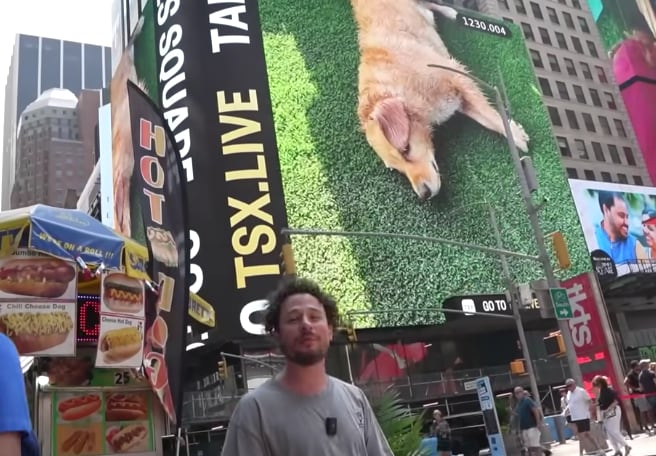 Luisito Comunica, anuncio en Times Square