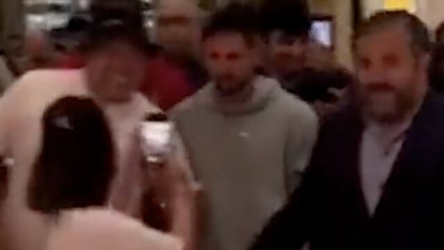 Fans acosan a Lionel Messi
