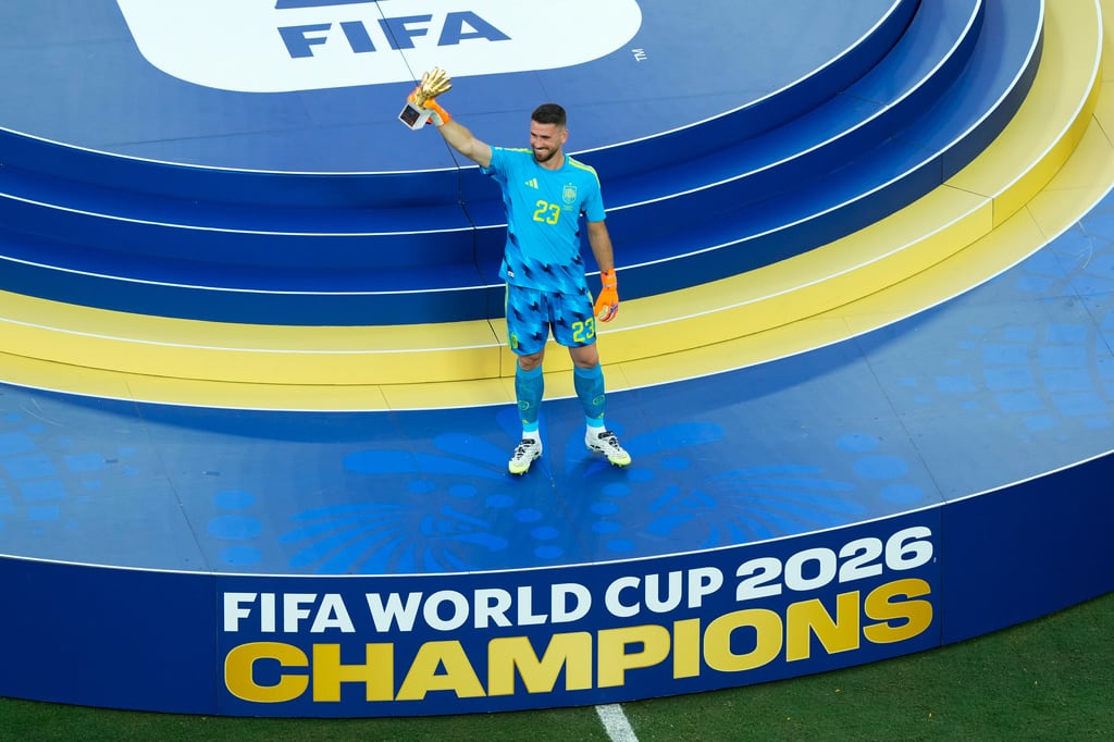 Unai Simón conquista el Guante de Oro del Mundial 2026 como mejor portero del torneo.