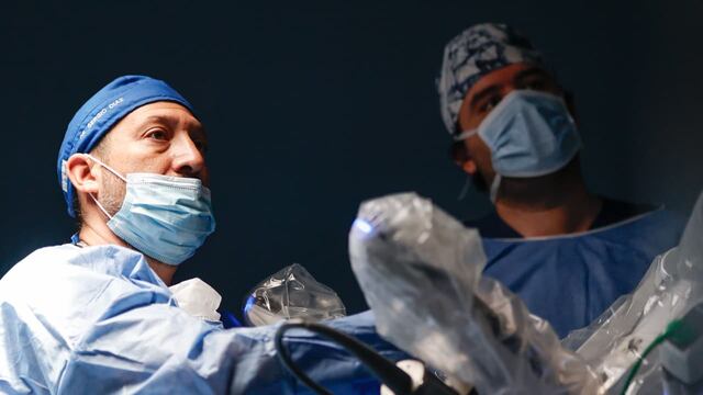 El robot Da Vinci ayuda a mejorar los movimientos de los cirujanos