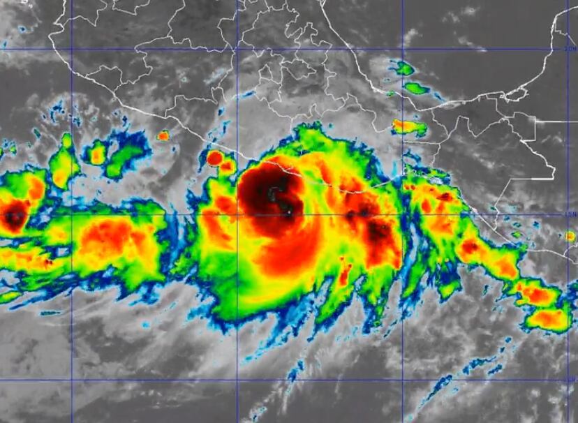Huracán John, se acerca a Oaxaca y Guerrero