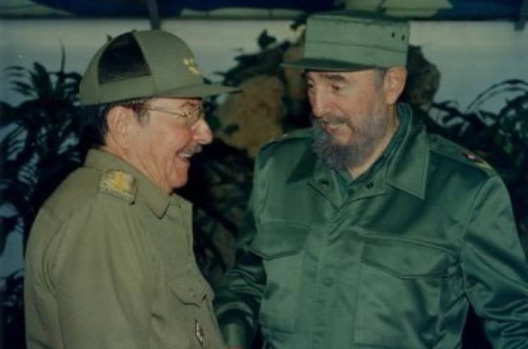 Raúl Castro y Fidel Castro