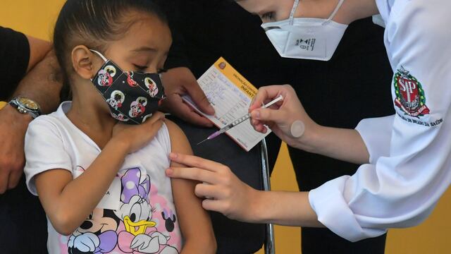 Vacunación a niños contra Covid-19