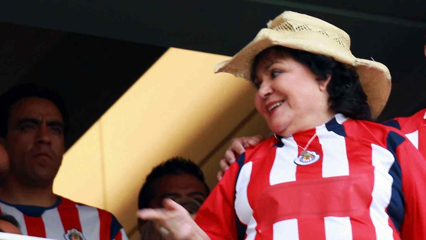 Carmen Salinas apoya al Club Chivas