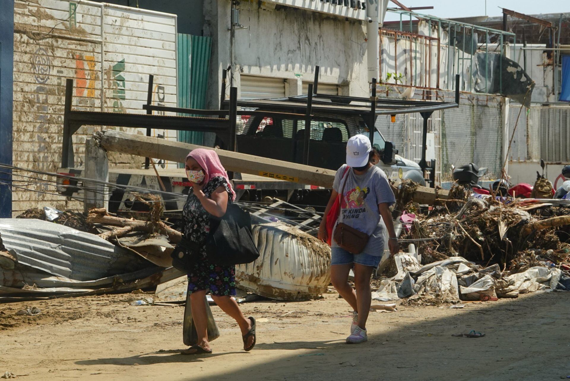 Damnificados por el huracán Otis de las zonas altas de las costas de Guerrero