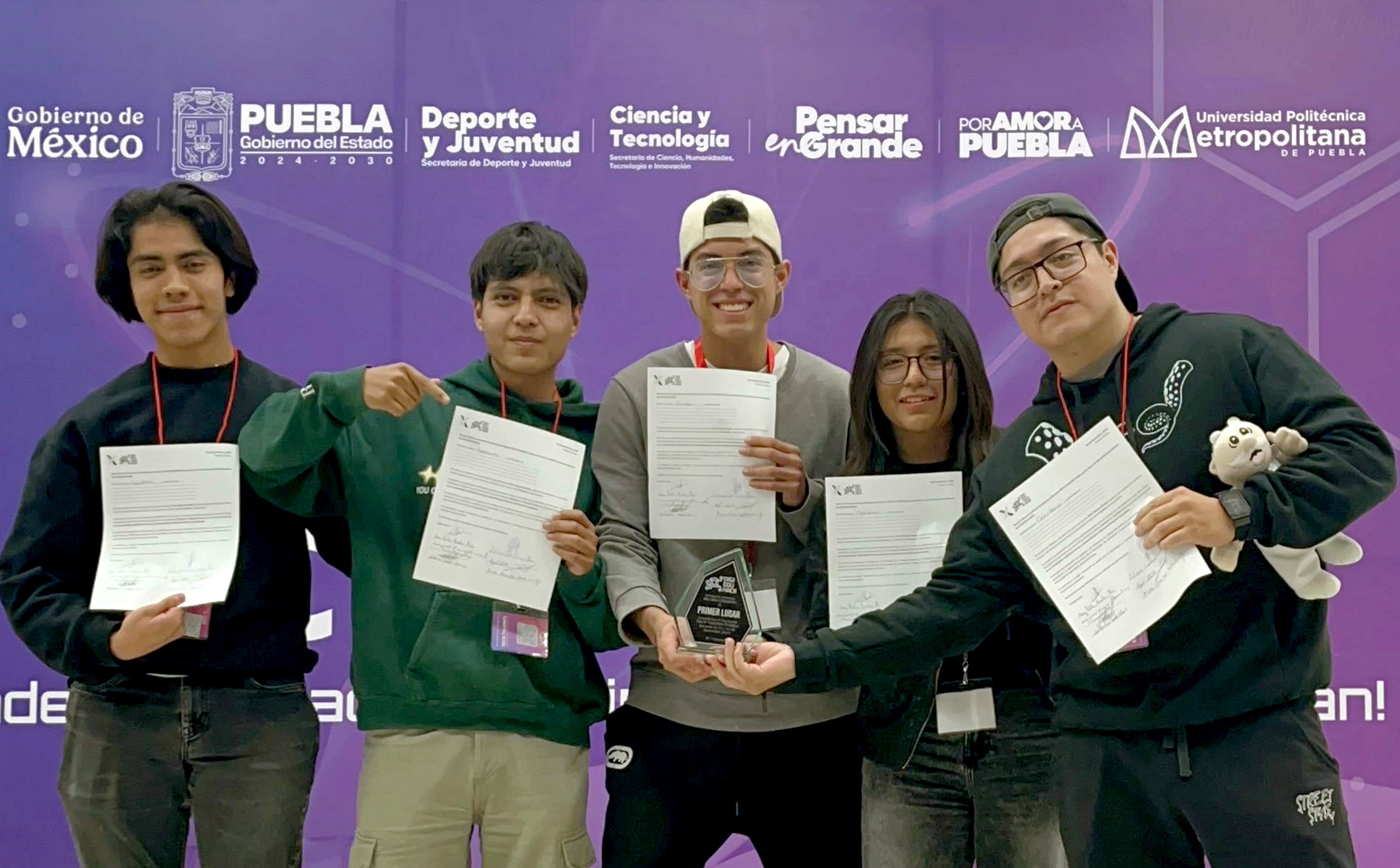 La plataforma CapiMath reúne becas, cursos y eventos con IA desarrollada por universitarios poblanos