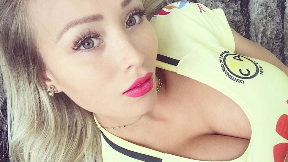 La modelo apoya al América en la Liga MX.