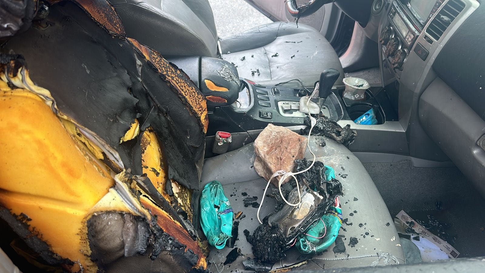 Prenden fuego en auto de periodista Yolanda Caballero