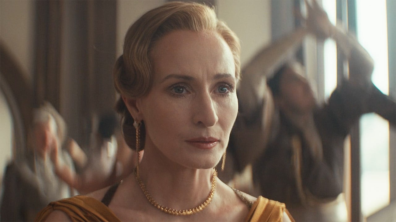 Genevieve O’Reilly como Mon Mothma en Andor Temporada 2