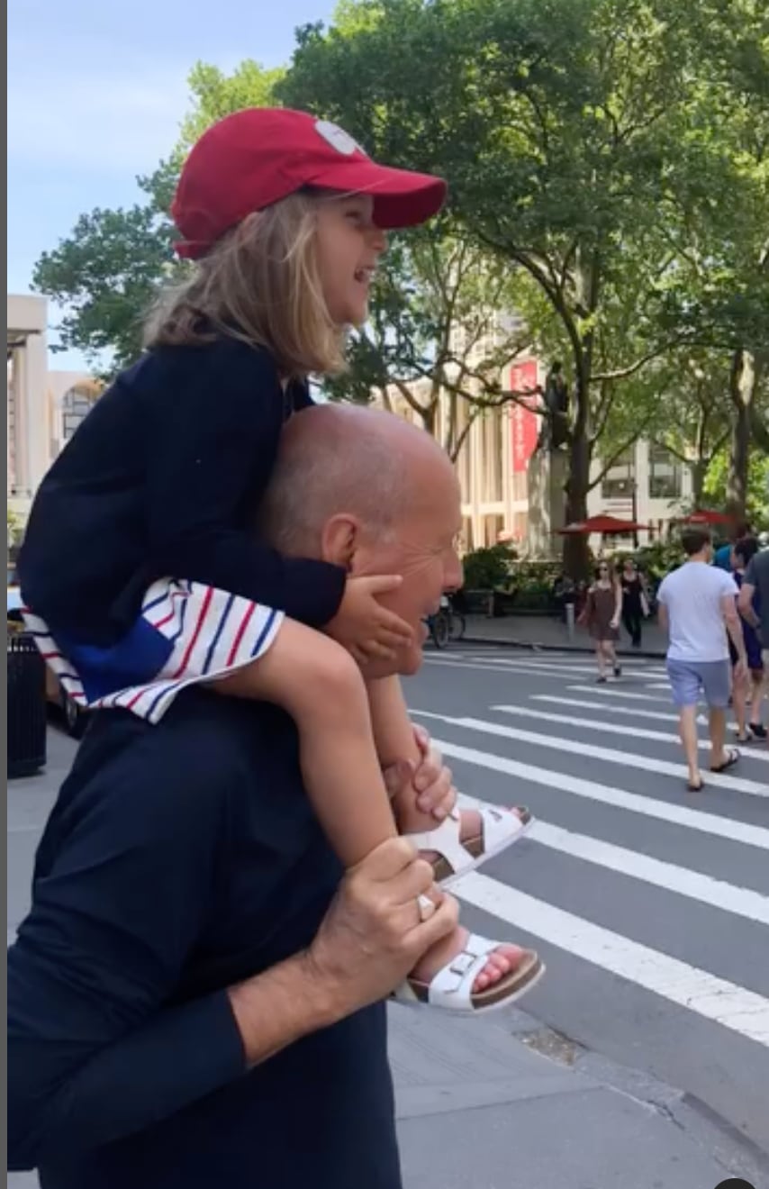Tierno video Bruce Willis con su hija menor que te sacará una lágrima