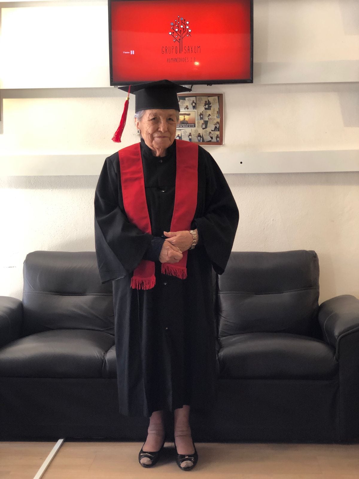 Abuelita se gradúa de la universidad a sus 93 años