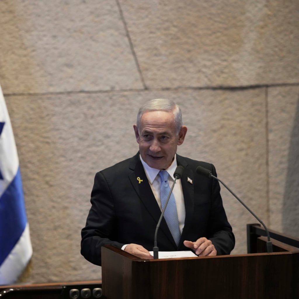 Medios iraníes reportan ataque contra oficina de Netanyahu