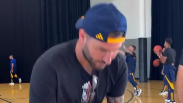 Gignac jugando basquetbol