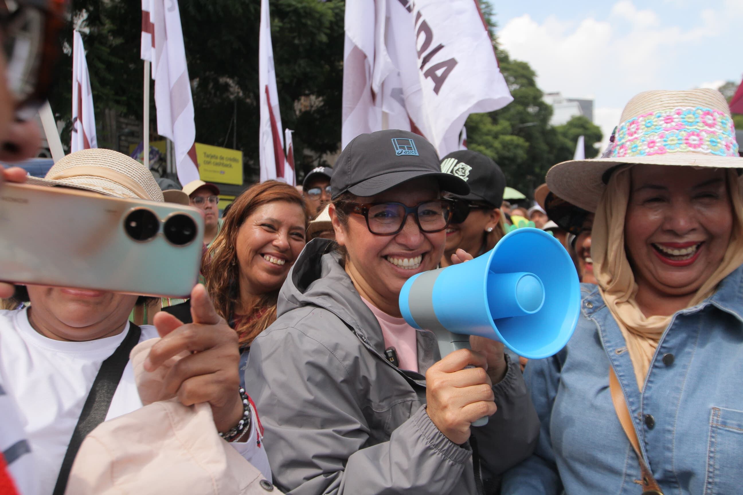 Más de 4 mil ecatepenses mostraron su apoyo a Claudia Sheinbaum en el Zócalo de la CDMX