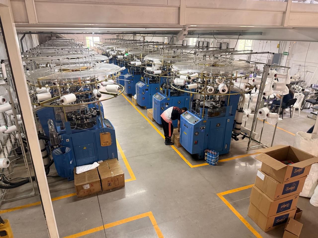 Libia Dennise impulsa la industria textil en Uriangato.