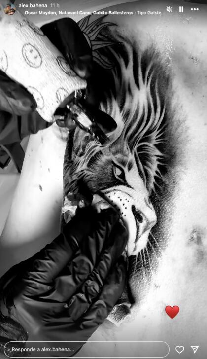 Alex Bahena se tatúa en honor a Sol León