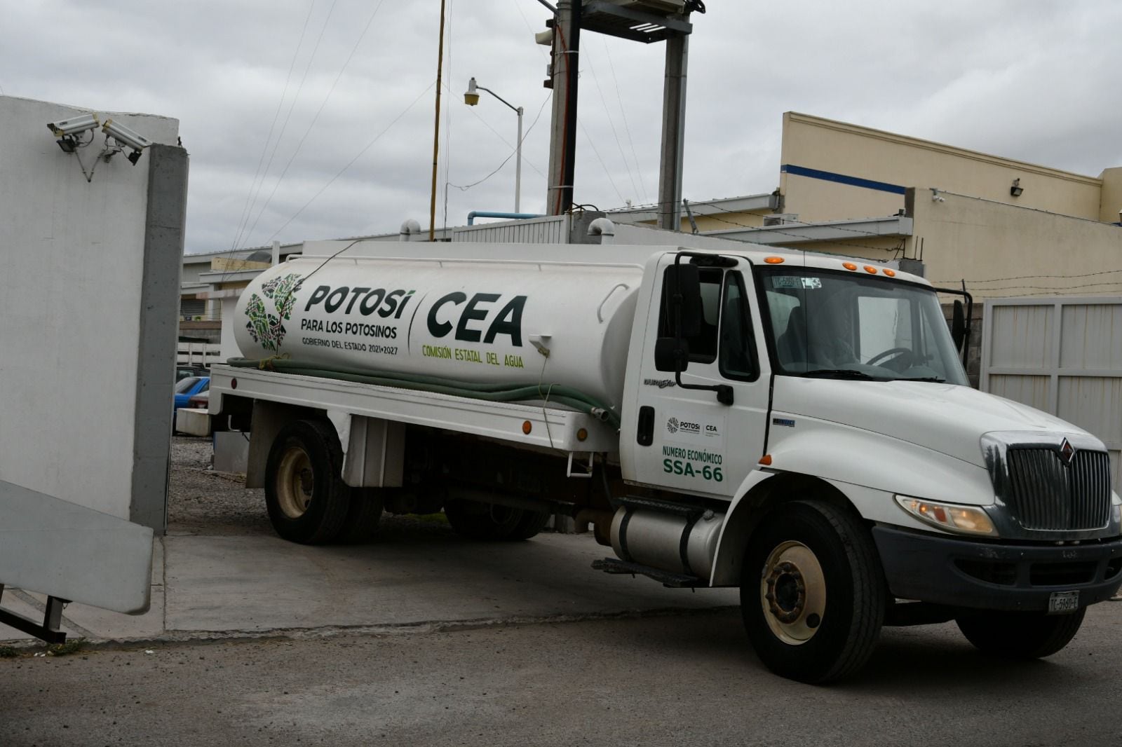 San Luis Potosí amplía distribución gratuita de agua con pipas
