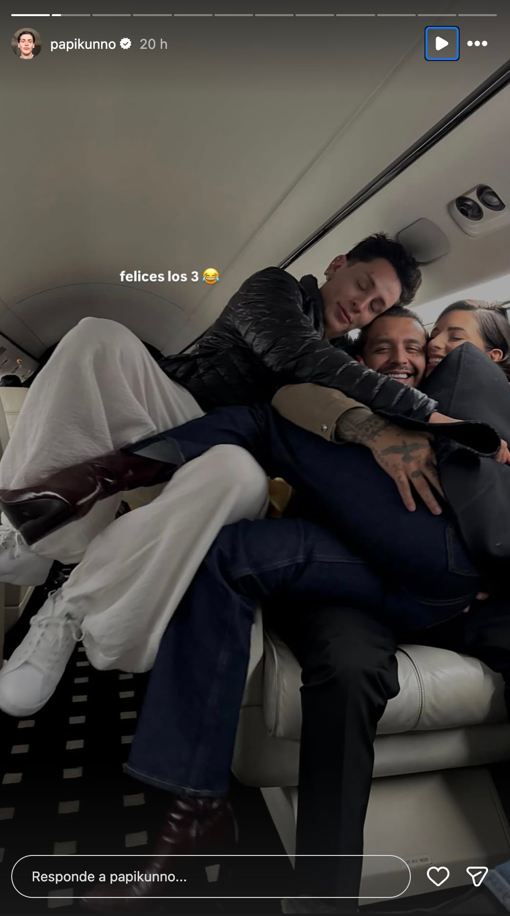 Kunno comparte foto junto a Ángela Aguilar y Christian Nodal