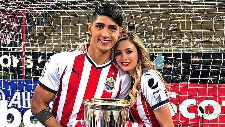 Alan Pulido e Ileana Salas