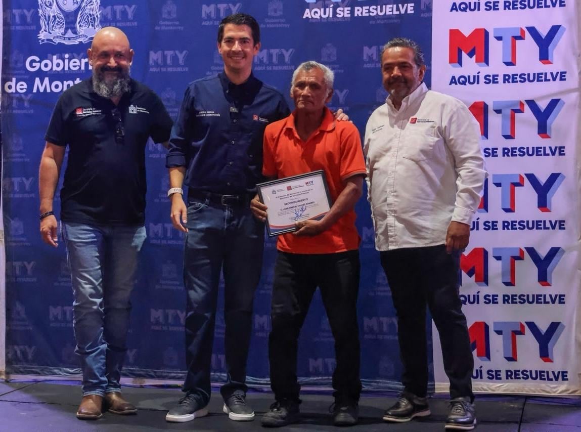 Monterrey celebra el Día del Barrendero.